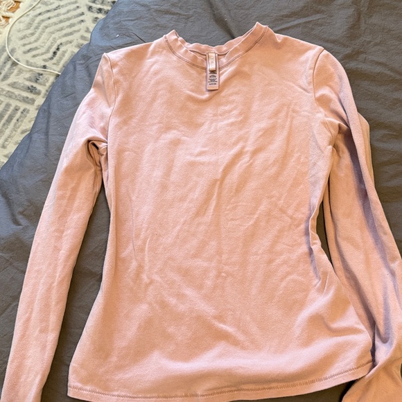 Skims - Picture 5 of 5